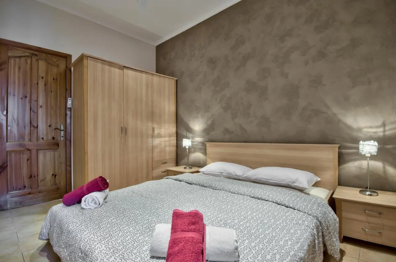 St Helen Residences - Spacious Sliema Apartments & Penthouses - Shortletsmalta 0*,  מלטה